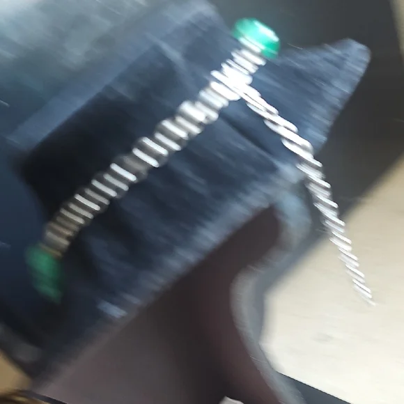 Green Beaded Necklace and Earrings Set by - Picture 8 of 9